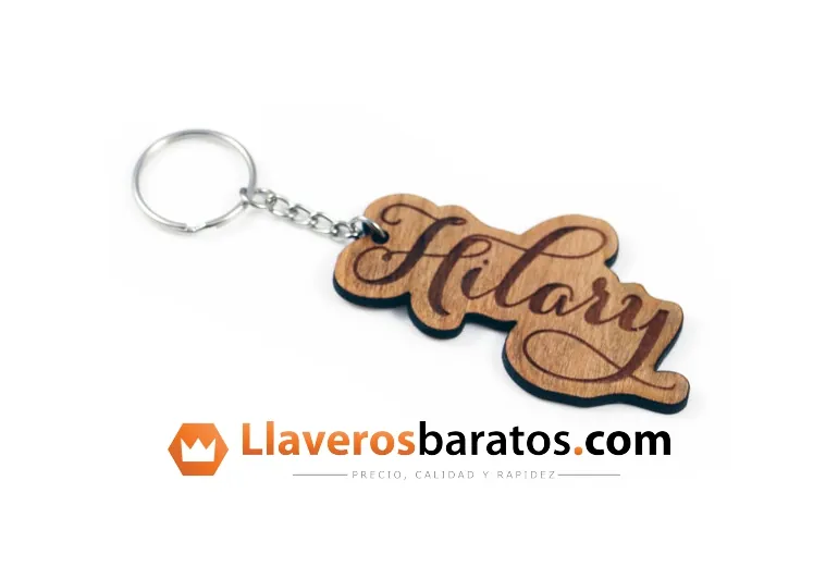 Llavero de madera personalizado con nombre grabado