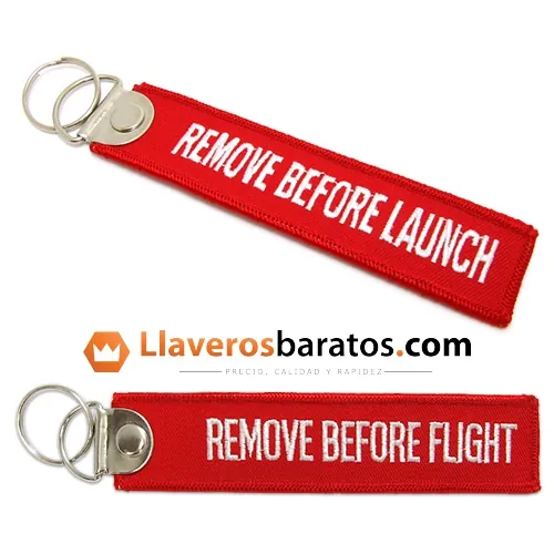 Llavero de tela bordado Remove Before Flight rojo
